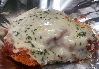 Pulang Kerja Paling Cocok Makan Seling Chiken Parmigiana, Enak!
