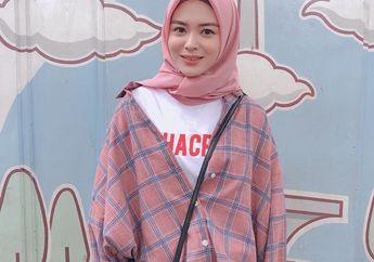 Bisa Bergaya Casual, Intip 6 Fashion Ayana Moon dengan Skinny Jeans!