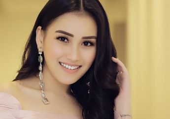 3 Gaya Kasual Ayu Ting Ting Pakai Celana Jeans Model Flare, Modis Banget!