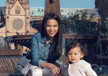 Acha Septriasa Temani Brie Belajar Berjalan, Lucu Banget!   