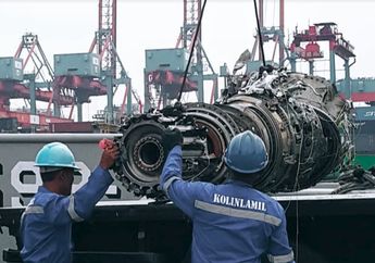 Turbin Lion Air JT610 yang Hancur Berhasil Diangkat dengan Balon Udara