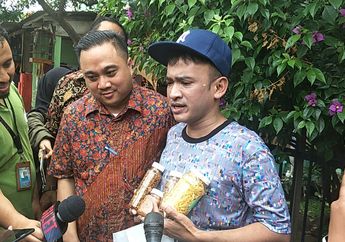 Jenguk Roro Fitria, Ruben Onsu Bawakan Bekal Makanan Dalam Kemasan