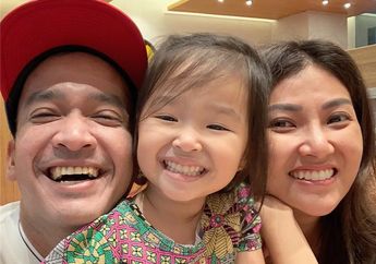 So Sweet, Ruben Onsu Rela Ngulek Sambal demi Penuhi Keinginan Sarwendah yang Ngidam Rujak