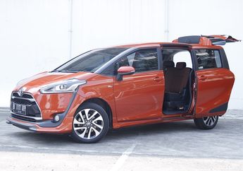 Pintu Geser Toyota Sienta Jadi Solusi Parkir di Lahan Sempit!