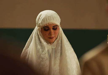 Sederet Fakta Makeup Luna Maya di Film Suzzanna, Panggil Makeup Artist dari Rusia hingga Rogoh Kocek Mencapai Miliarah Rupiah!