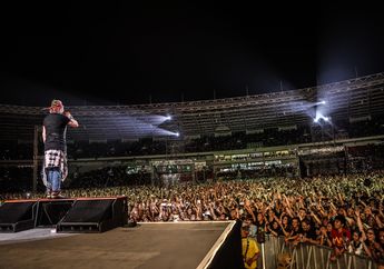 November Rain buat Hujan Lampu di Konser Guns N' Roses Not In This Lifetime Tour Jakarta