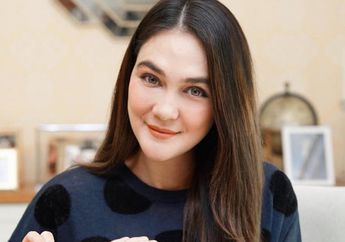 Penampilan Modis Luna Maya dengan Tie Dye Denim untuk Contekan Gaya di Akhir Pekan