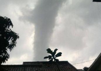 Akibat Hujan Deras Disertai Puting Beliung, Rumah Warga di Kabupaten Jembrana Bali Rusak