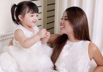 Berstatus Saudara Tiri, Anak-anak Artis Ini Saling Menyayangi Seperti Saudara Kandung!