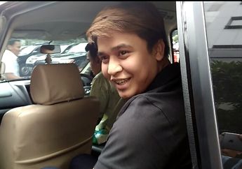 Sambangi Polda Metro Jaya untuk Laporkan Kriss Hatta, Billy Syahputra dan Hilda Vitria Bungkam