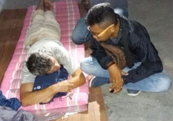 Kere Kehabisan Uang Karena Pelesiran, Turis Rusia Dirikan Tenda dan Tidur di Kuburan