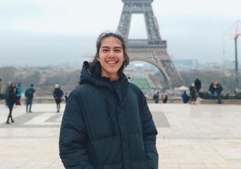 Unggah Foto Jadul dengan Band Lawas, El Rumi Ajak Netizen Nostalgia 