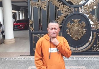 Ajarkan Anak Ikuti Gerakan Imam Salat, Sule: Sama Seperti Suami Harus Diikuti