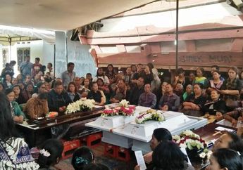 Suasana Haru Pemakaman Korban Pembunuhan Satu Keluarga di Bekasi Diiringi Isak Tangis Kerabat 