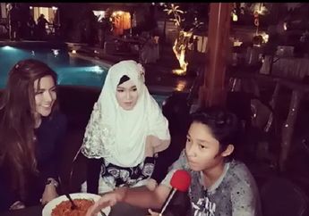 Ditantang Makan Mie Pedas Bersama Kiesha Alvaro, Barbie Kumalasari : Mahalan Perawatan Gue Dibanding Makan Mienya!