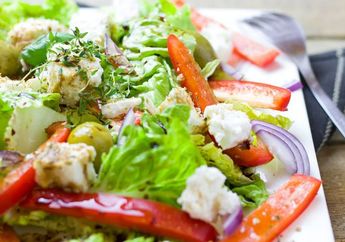  Jangan Asal Makan Salad Sayur, Ternyata Mengonsumsi Tomat Bersamaan dengan Timun Dapat Berikan Efek Mengerikan Ini Pada Tubuh, Hentikan Segera!