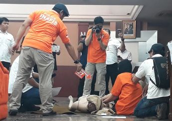 Polisi Gelar Pra Rekonstruksi Pembunuhan Keluarga Diperum Nainggolan