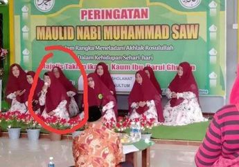 Seorang Penyanyi Kasidahan Mendadak Lemas Lalu Meninggal Dunia Saat Tampil di Acara Maulid Nabi 