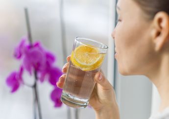 Besok Pagi Langsung Minum Air Lemon Berturut-turut Selama 7 Hari, Wanita Ini Kaget Lihat Perubahan Tubuhnya 