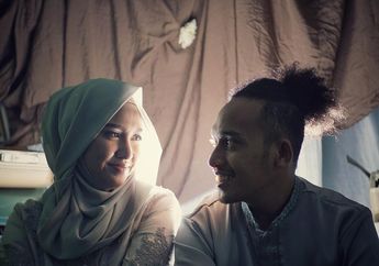 Rayakan Ulang Tahun Pernikahan yang Pertama, Anak Jadi Hadiah untuk Komika Abdur Arsyad dan sang Istri