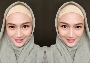 Jalani Umroh Bersama Suami, Melody Eks JKT48 Tetap Cantik Meski dengan Riasan Tipis