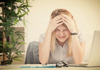 Dari Diet Sehat Hingga Atur Pola Tidur, Berikut 5 Tips Atasi PMS