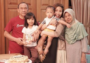  Berita Duka: Ibunda Ayu Dewi Meninggal Dunia