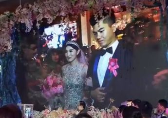 Crazy Rich Surabaya Resmi Menikah, Intip Cantiknya Clarissa Wang dalam Balutan Gaun Pengantin Bak Puteri