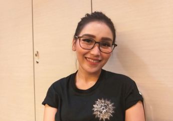 Ayu Ting Ting Gelar  Acara Nonton Bareng, Seorang Penggemar Menangis Histeris di Toilet Bioskop