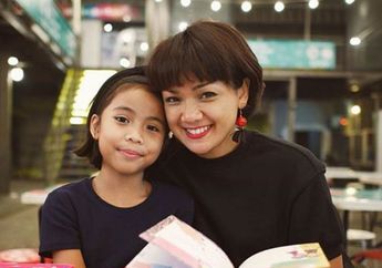 Bak Buah Jatuh Tidak Jauh dari Pohonnya, Inilah 8 Fakta Putri Semata Wayang Nirina Zubir yang Nyentrik, Suka Ganti Warna Rambut hingga Miliki Darah Seni!