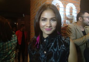 Fotonya Bersama Zack Lee Beredar, Nova Eliza: Duh Ini Mengerikan