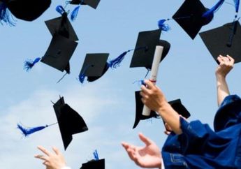 Komala Sari Pilih Lapor Polisi Usai Dilempar Distertasi oleh Rektor