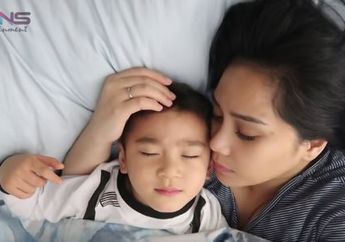 Rafathar Sering Minta Dibacakan Shalawat Menjelang Tidur, Pintarnya!