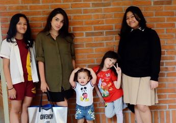 Ussy Sulistiawaty Ogah Orbitkan Anak di Dunia Hiburan