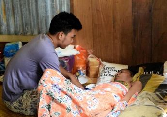 Terbaring Sakit di Bawah Tumpukan Seng, Kisah Miris Nenek Fatia Jadi Viral di Media Sosial