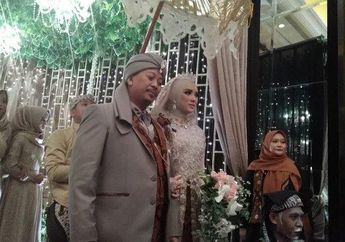 Dihadiri Keluarga  Serta Teman Dekat, Opick dan Bebi Silvina Gelar Mapag Panganten