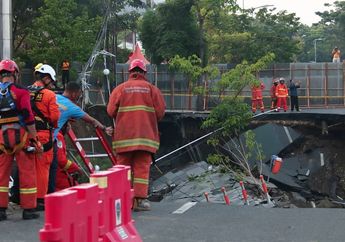 8 Foto Kondisi Terkini Jalan Gubeng Surabaya Ambles yang Masih Dalam Proses Evakuasi