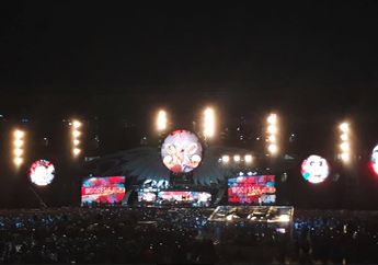 Di Tengah Konser, Band Slank Ajak Penonton Doa Bersama Untuk Korban Tsunami Banten dan Lampung