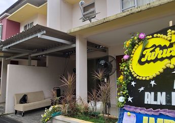 Selang Sehari Dimakamkan, Begini Kondisi Tempat Herman Seventeen Disemayamkan