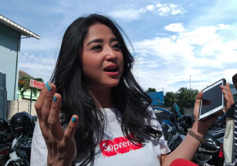 Cerita Dewi Perssik yang Sempat Kena Pelet dan Diobati dengan Minum Air Seni Sang Ibu