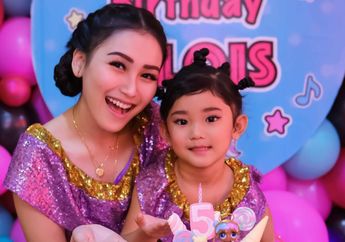 Dibilang Mirip Banget, Ayu Ting Ting Sandingkan Foto Masa Kecilnya dengan Sang Anak, Bilqis Khumairah