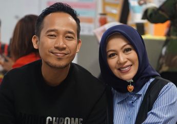 Nyanyikan Lagu Kemarin Milik Seventeen, Denny Cagur Bersama Istri Bikin Merinding!