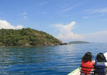 Akibat Gelombang Tinggi, Ratusan Wisatawan Masih Terjebak di Pulau Karimunjawa