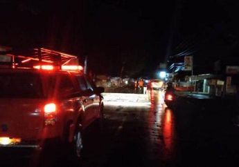 Tragis! 2 Wanita Pengendara Motor Tertimpa Baliho Saat Melintas Menuju Pangkal Pinang