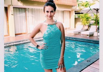 Deretan Gaya Seksi Vanessa Angel dengan Busana Berpotongan Mini