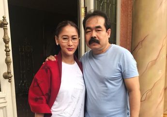 Posting Foto Usai Masak Menu Buka Puasa, Inul Daratista Pamerkan Penampakan Dapur Mewahnya, Ada Lampu Gantung Elegan dan Aneka Gelas Kristal!