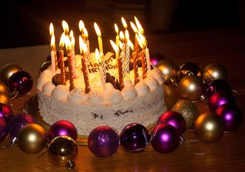 7 Sejarah Perayaan Ulang Tahun, Ada Sejarah Tiup Lilin Juga, lo!