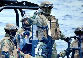 BREAKING NEWS: Kopaska TNI AL Akhirnya Temukan CVR, Bagian Black Box  Pesawat Lion Air JT 610 