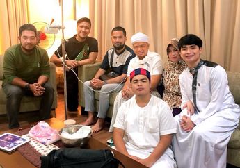 Makin Dalam Belajar Ilmu Agama, Arie Untung Langsung Bereaksi Begini Saat Presiden Prancis Hina Nabi, Respon Syahrini dan Mulan Jameela Jadi Sorotan