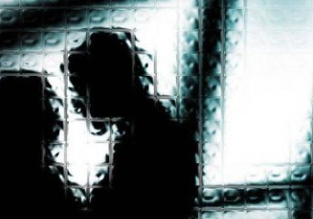 Tak Peduli Meski Dilaporkan, Oknum Perwira Polisi di Lampung Tetap Bawa Wanita Bukan Istrinya Masuk Rumah